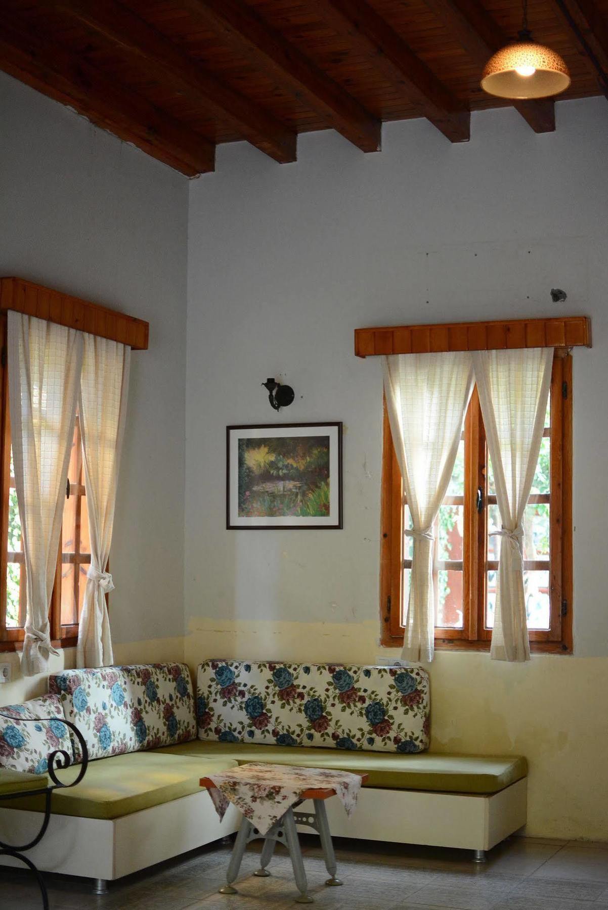 Otel Wood House Antalya Eksteriør bilde